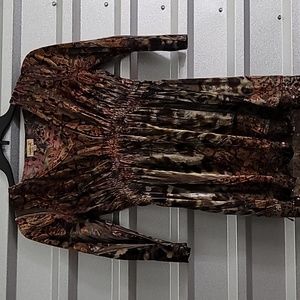 Velour like Top Vintage Eneworld Brand Size Small sequins at the bottom.